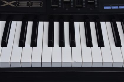 Yamaha-KX88 ultimate MIDI piano feel keys
